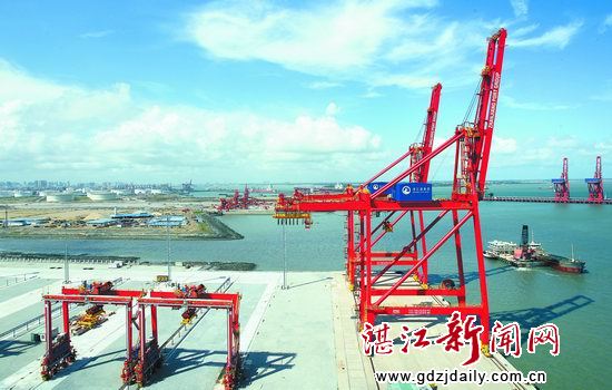 湛江港宝满集装箱码头一期11月试运行