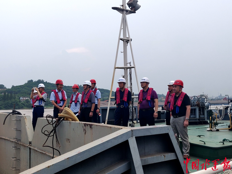 陈源华到长江宜昌航道局调研航道维护疏浚工作