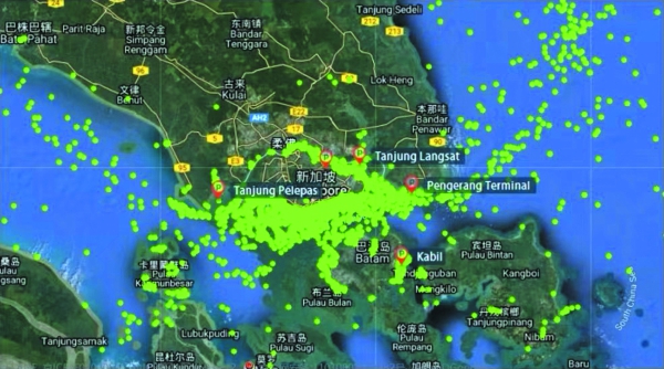 新加坡港“大堵船”-中华航运网